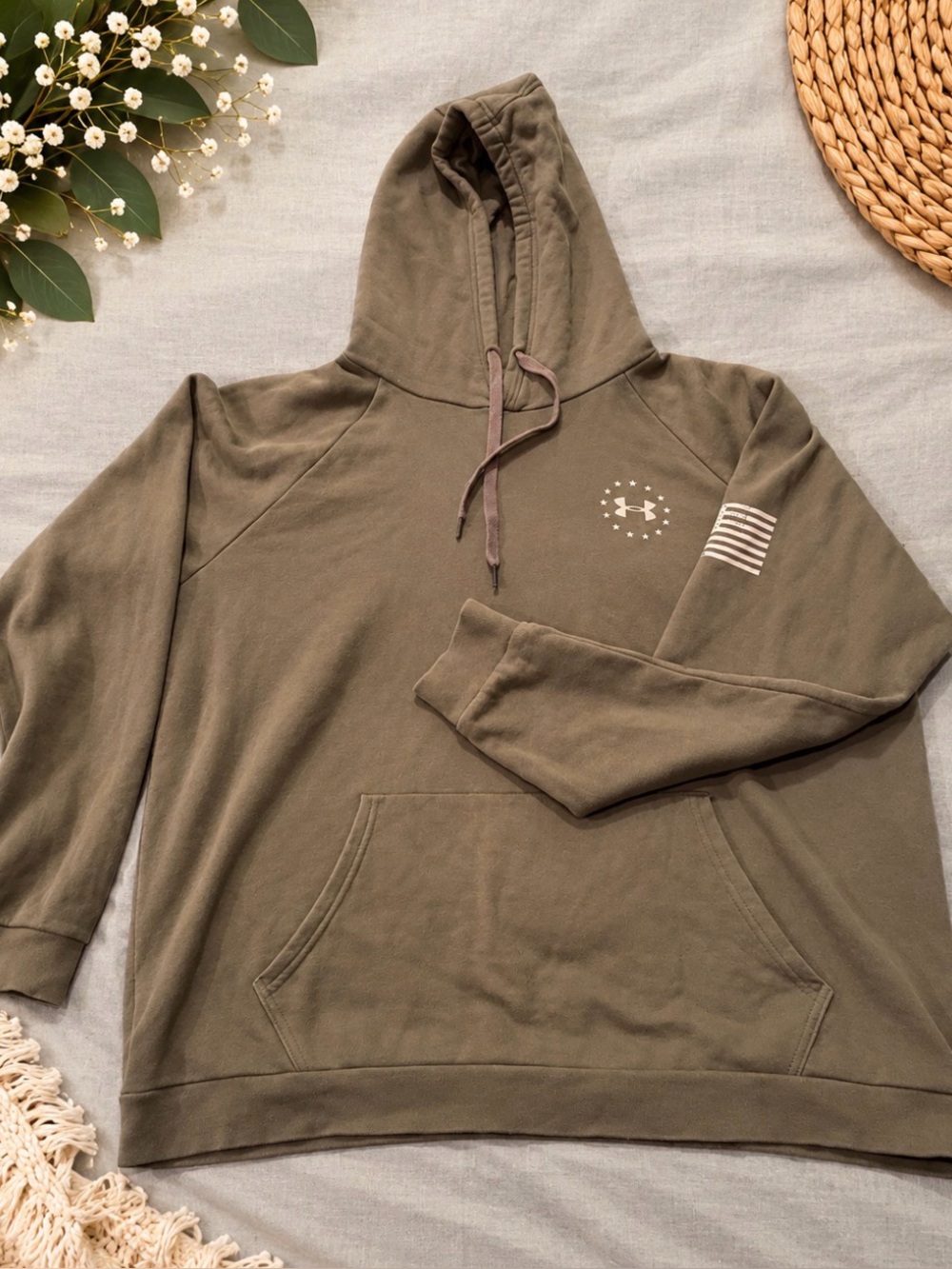 Under Armour Men’s Olive Green Zip-Up Hoodie Sweatshirt